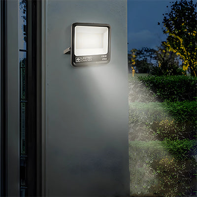 NIAGARA 100W Flood Lights | نياجارا 100 واط – كشافات إضاءة
